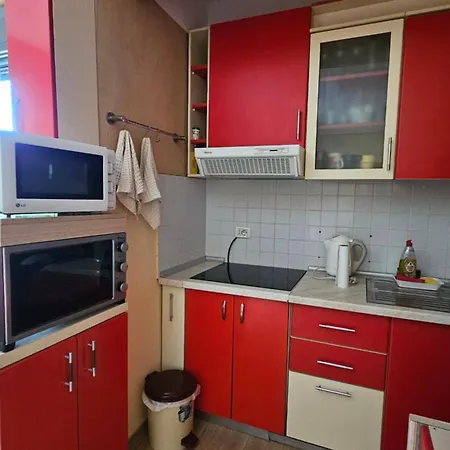 Studio Mali Robit * Golem (Tirana)